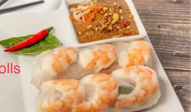 A2. Fresh Spring Rolls (Gỏi cuốn).