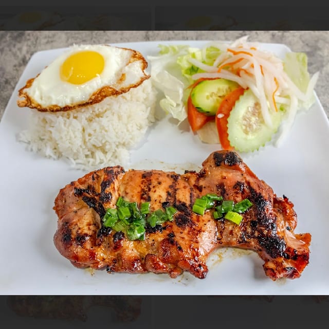 C3. Grilled Chicken Plate (Com Ga Nuong).