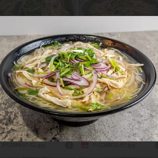 P6. Chicken Pho (Gà)